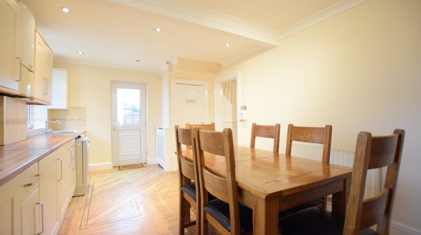 3 Bedroom  To Rent in Naseby Road, Barkingside, IG5 