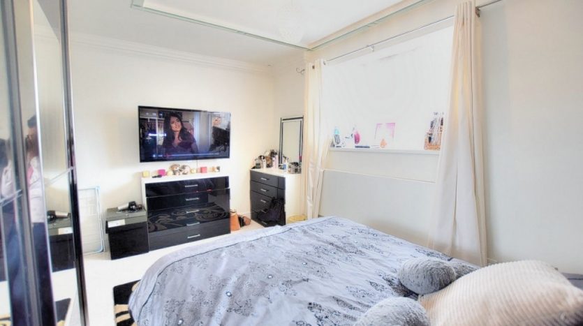 1 Bedroom  To Rent in Ashgrove Road, Goodmayes, IG3 