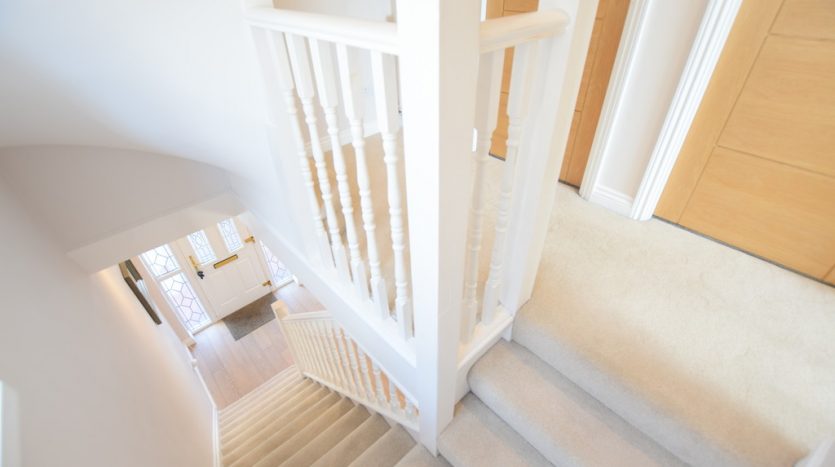 4 Bedroom Detached House To Rent in Chalgrove Crescent, Clayhall, IG5 