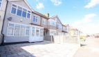 4 Bedroom  To Rent in Craven Gardens, Barkingside, IG6 