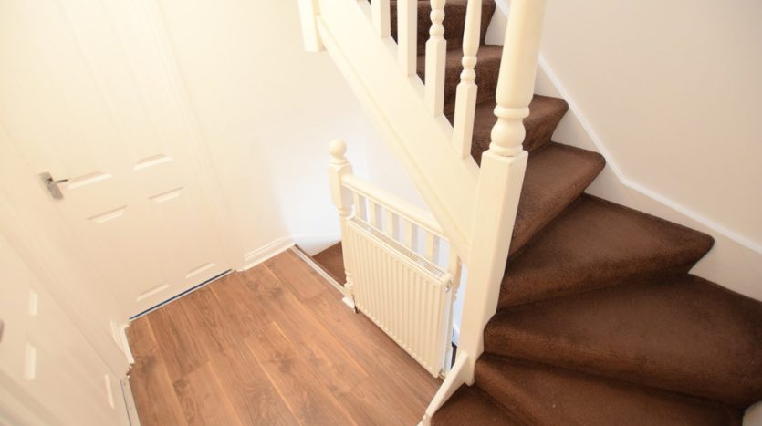 4 Bedroom  To Rent in Craven Gardens, Barkingside, IG6 