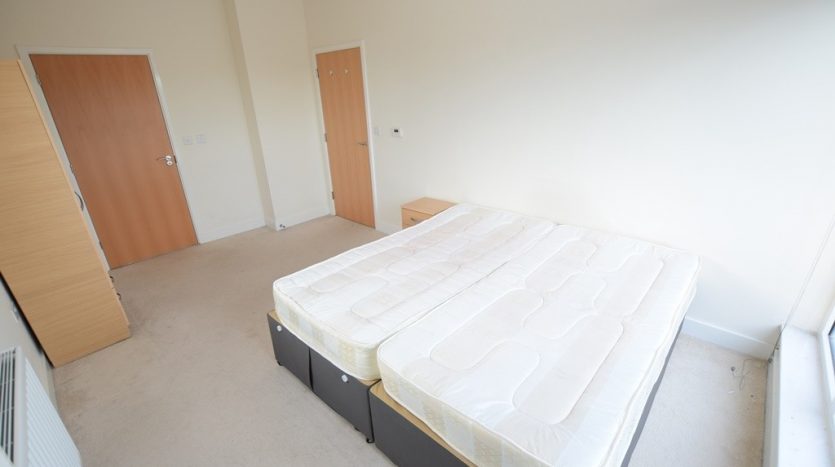 2 Bedroom  To Rent in Clarence Avenue, Ilford, IG2 