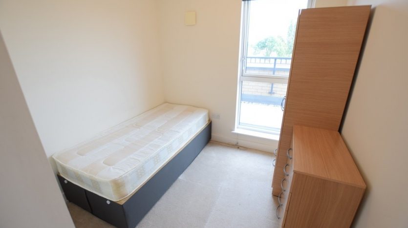 2 Bedroom  To Rent in Clarence Avenue, Ilford, IG2 