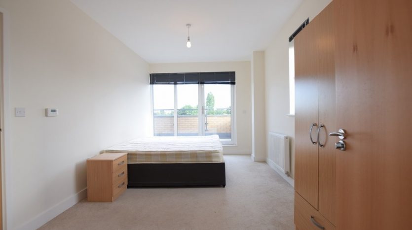 2 Bedroom  To Rent in Clarence Avenue, Ilford, IG2 