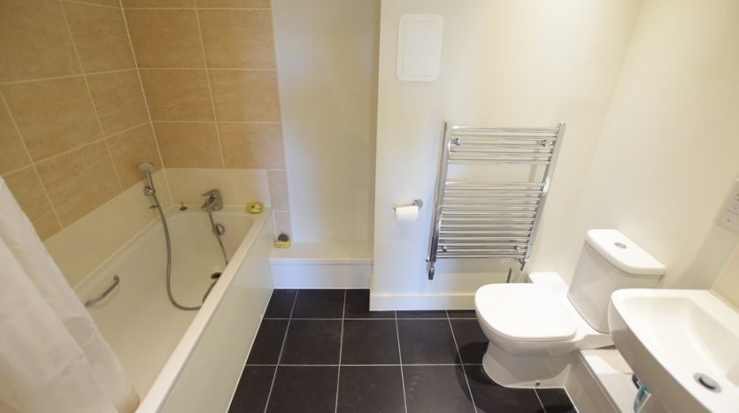 2 Bedroom  To Rent in Clarence Avenue, Ilford, IG2 