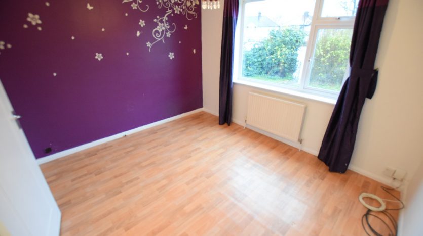 2 Bedroom  To Rent in Milbrook Gardens, Romford, RM6 