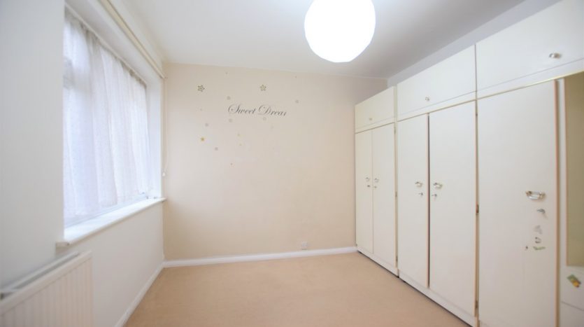 2 Bedroom  To Rent in Milbrook Gardens, Romford, RM6 
