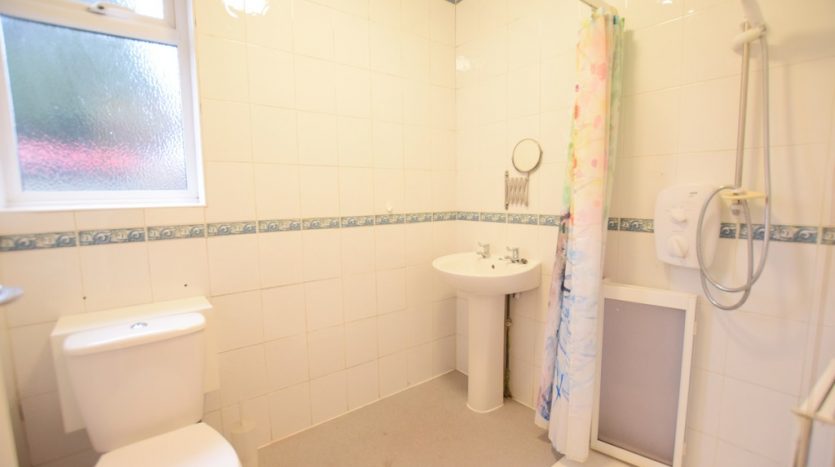 2 Bedroom  To Rent in Milbrook Gardens, Romford, RM6 