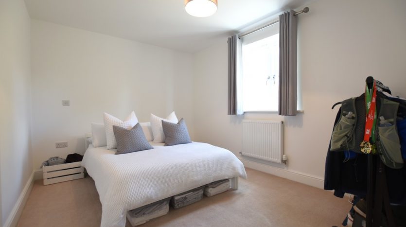 1 Bedroom  To Rent in Thomas Barnardo Way, Ilford, IG6 