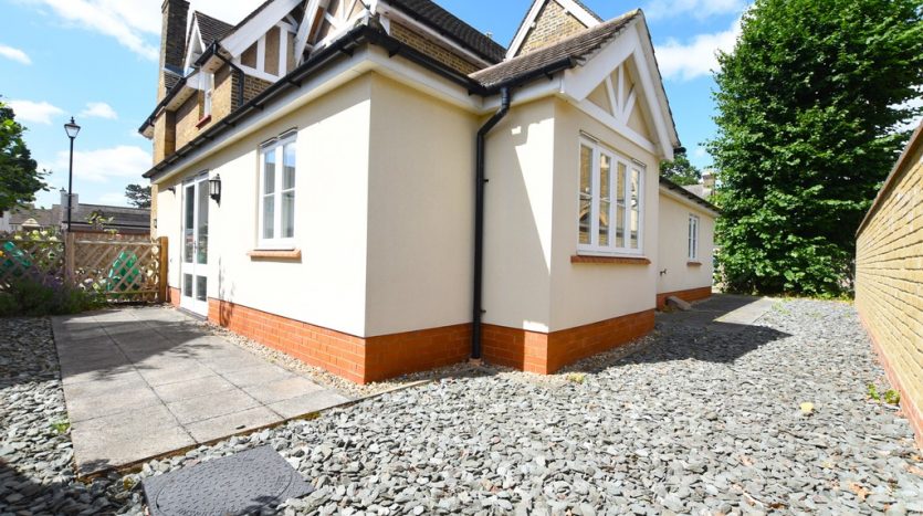 1 Bedroom  To Rent in Thomas Barnardo Way, Ilford, IG6 