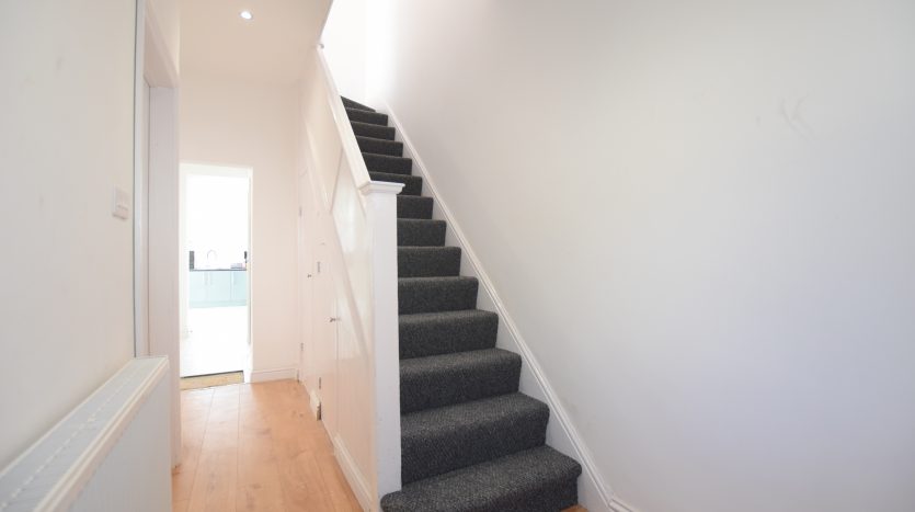 4 Bedroom Terraced House To Rent in Westernville Gardens, Ilford, IG2 