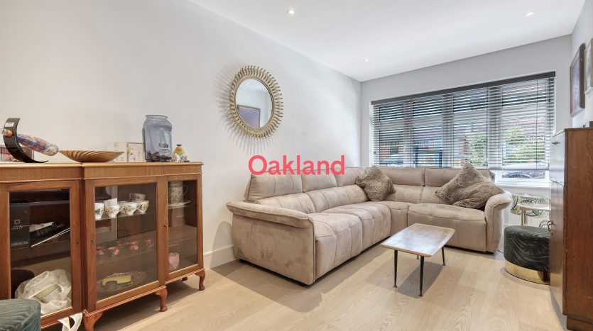 4 Bedroom End of Terrace House To Rent in Bagshot Road, Enfield, EN1 