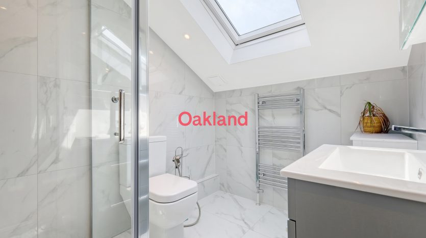 4 Bedroom End of Terrace House To Rent in Bagshot Road, Enfield, EN1 