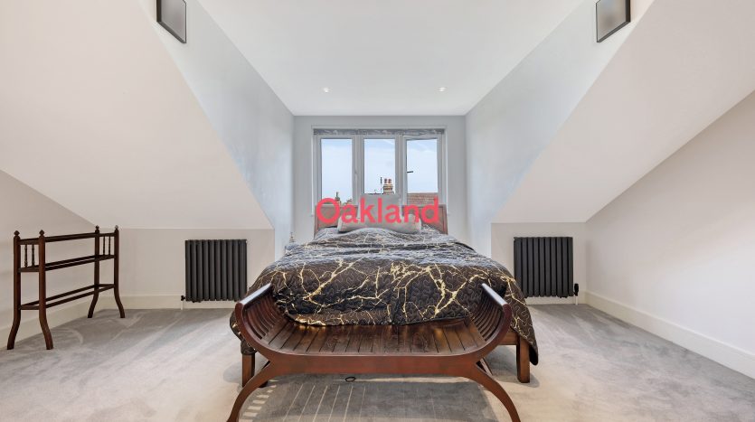 4 Bedroom End of Terrace House To Rent in Bagshot Road, Enfield, EN1 