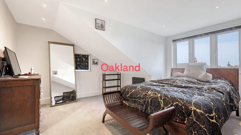 4 Bedroom End of Terrace House To Rent in Bagshot Road, Enfield, EN1 