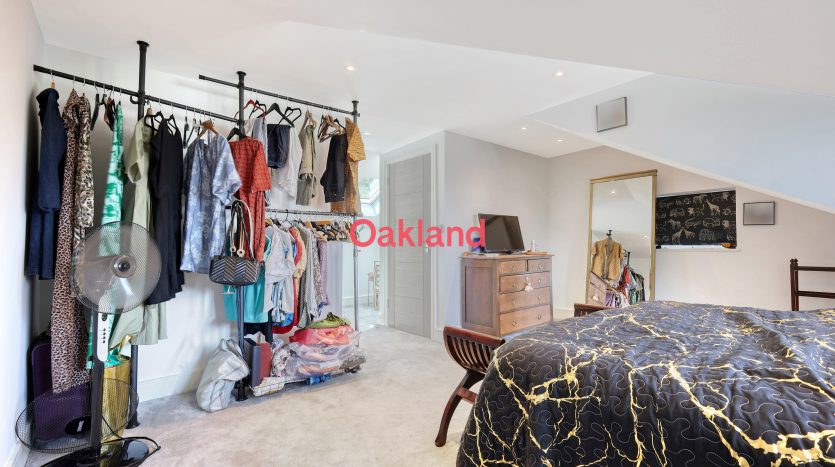 4 Bedroom End of Terrace House To Rent in Bagshot Road, Enfield, EN1 