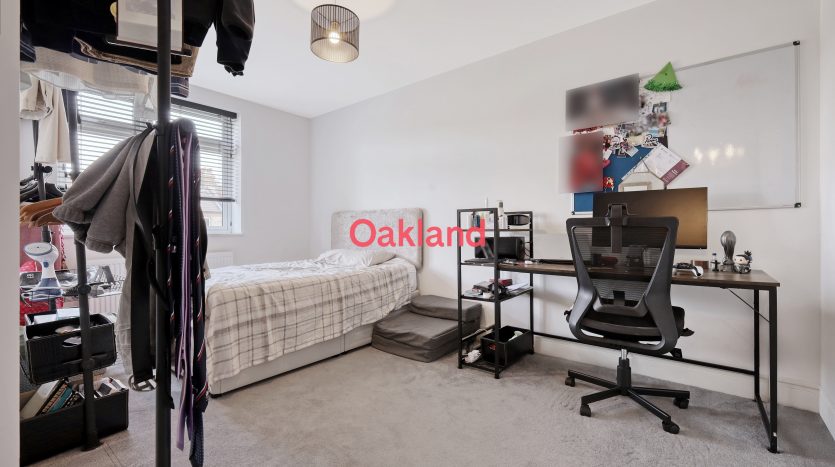 4 Bedroom End of Terrace House To Rent in Bagshot Road, Enfield, EN1 
