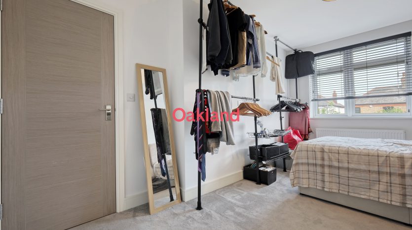 4 Bedroom End of Terrace House To Rent in Bagshot Road, Enfield, EN1 