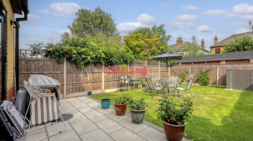 4 Bedroom End of Terrace House To Rent in Bagshot Road, Enfield, EN1 