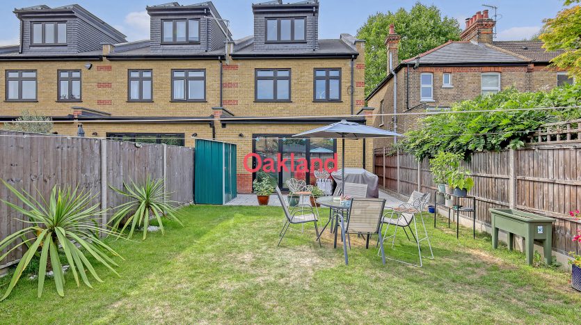 4 Bedroom End of Terrace House To Rent in Bagshot Road, Enfield, EN1 