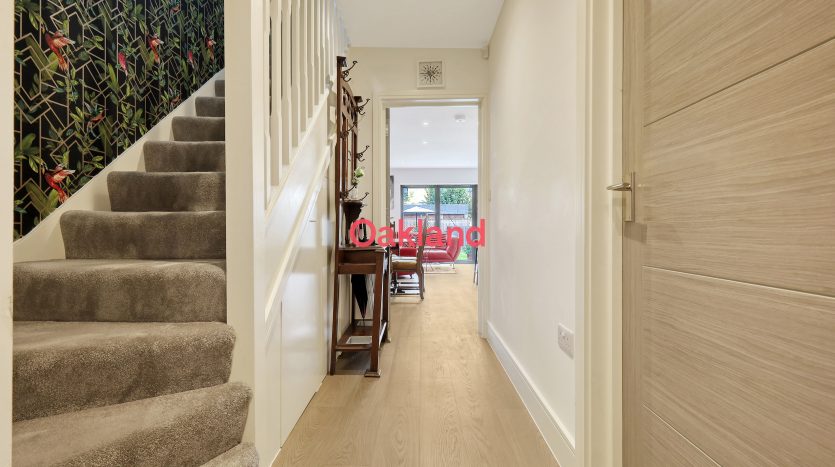 4 Bedroom End of Terrace House To Rent in Bagshot Road, Enfield, EN1 
