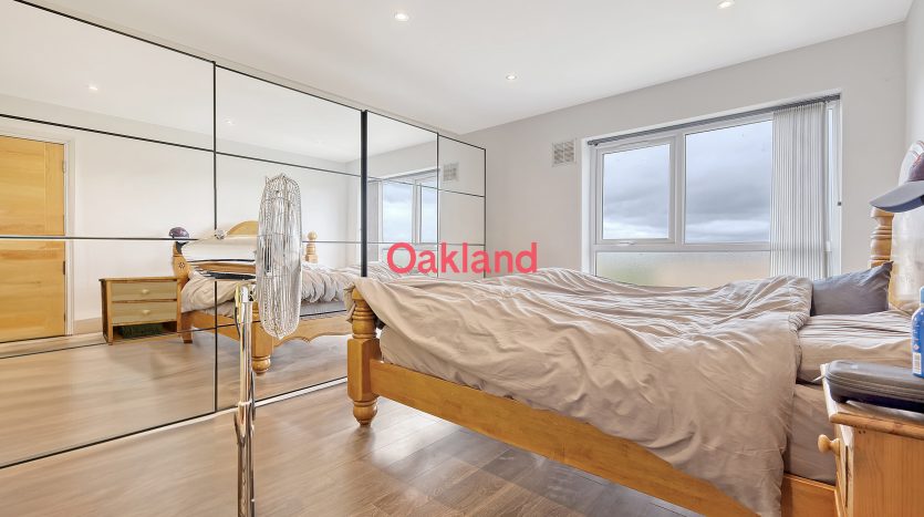 2 Bedroom  To Rent in St. Peters Close, Ilford, IG2 