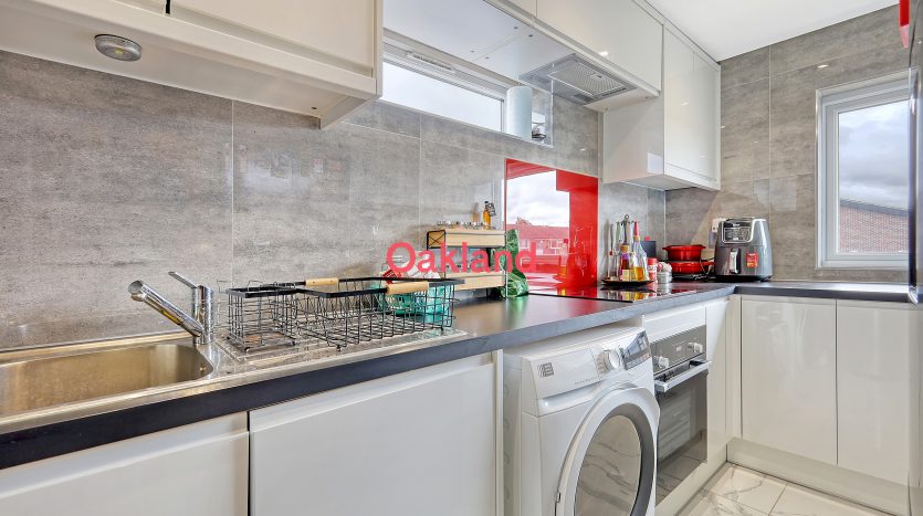 2 Bedroom  To Rent in St. Peters Close, Ilford, IG2 
