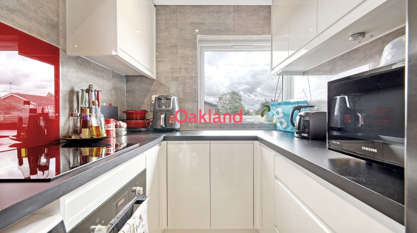 2 Bedroom  To Rent in St. Peters Close, Ilford, IG2 