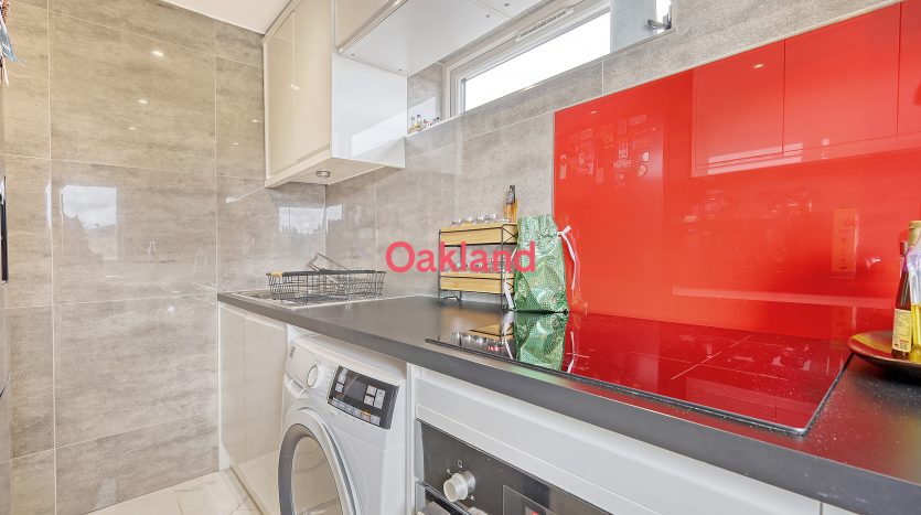 2 Bedroom  To Rent in St. Peters Close, Ilford, IG2 