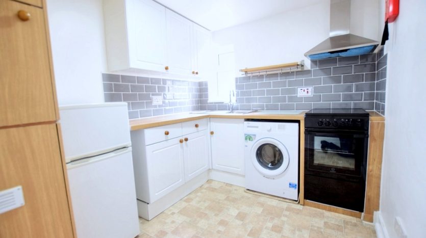 1 Bedroom Flat To Rent in 189a Well Street, London, E9 6