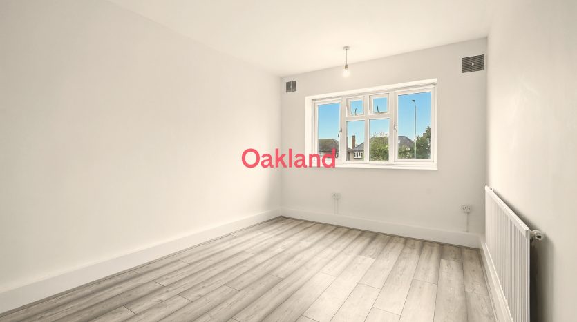 3 Bedroom  To Rent in Aldborough Court Aldborough Road North, Ilford, IG2 