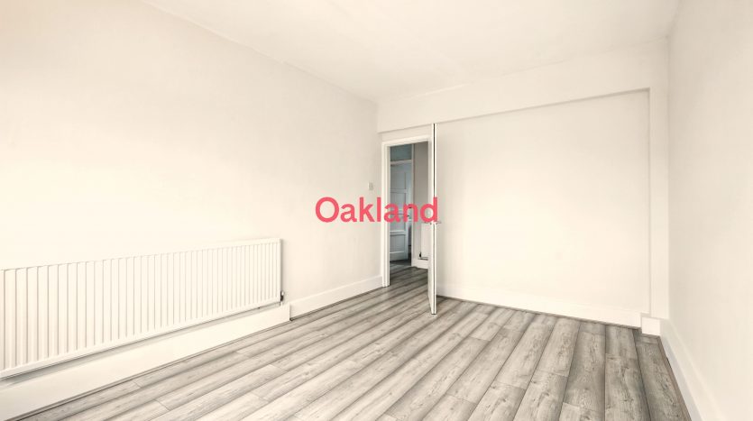 3 Bedroom  To Rent in Aldborough Court Aldborough Road North, Ilford, IG2 