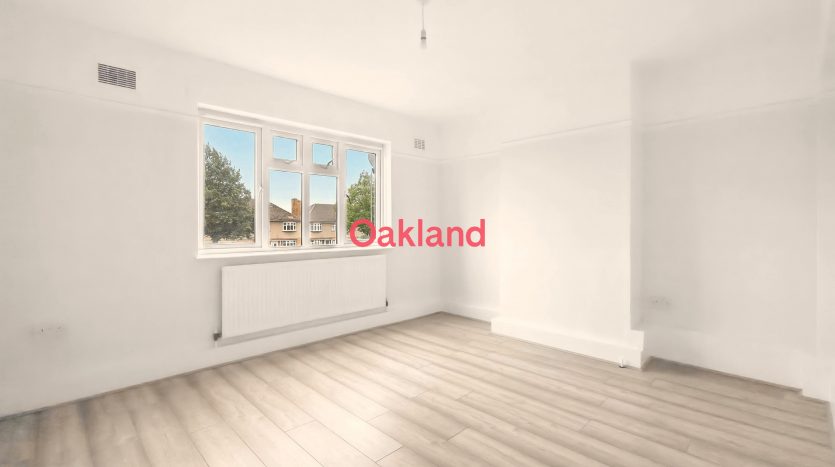 3 Bedroom  To Rent in Aldborough Court Aldborough Road North, Ilford, IG2 