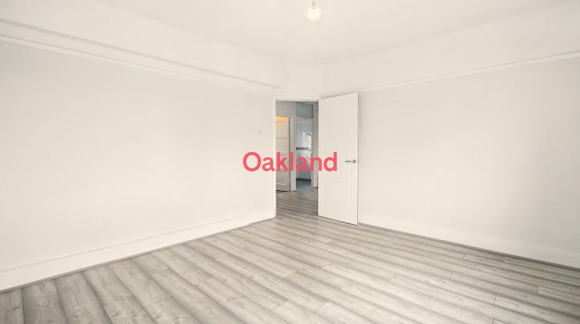 3 Bedroom  To Rent in Aldborough Court Aldborough Road North, Ilford, IG2 
