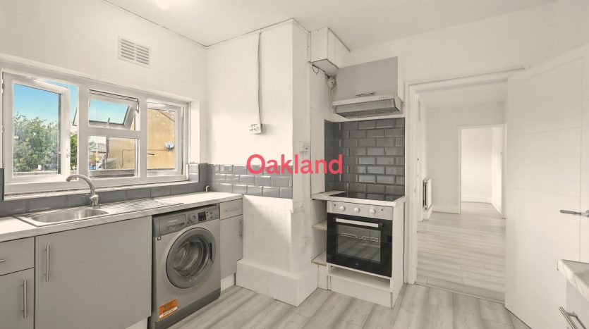 3 Bedroom  To Rent in Aldborough Court Aldborough Road North, Ilford, IG2 