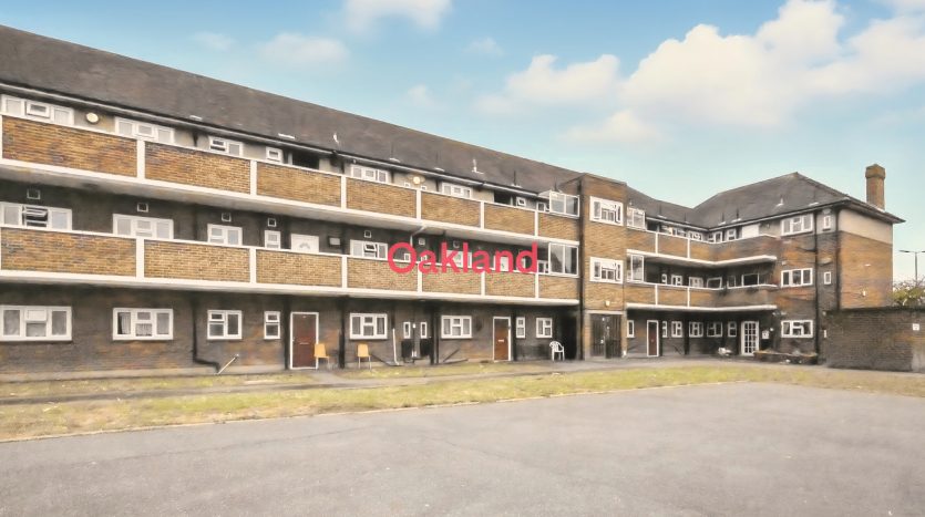 3 Bedroom  To Rent in Aldborough Court Aldborough Road North, Ilford, IG2 