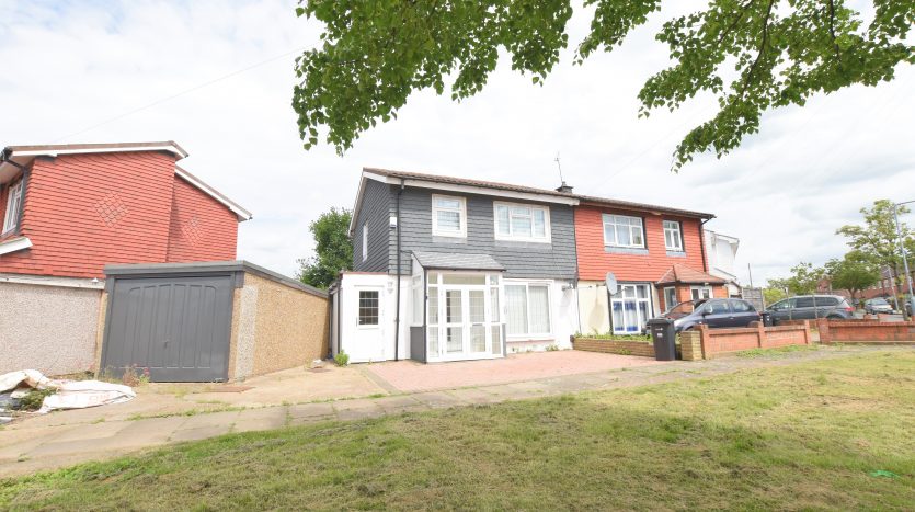 3 Bedroom Semi-Detached House To Rent in Huntsman Road, Ilford, IG6 