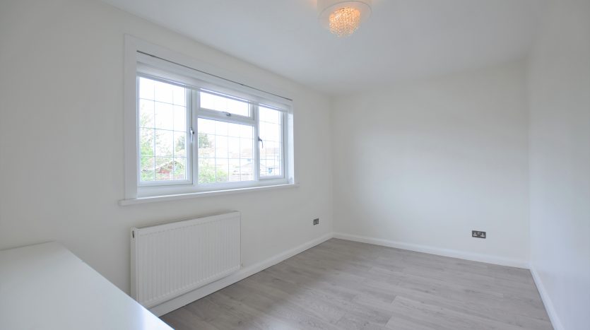 3 Bedroom Semi-Detached House To Rent in Huntsman Road, Ilford, IG6 