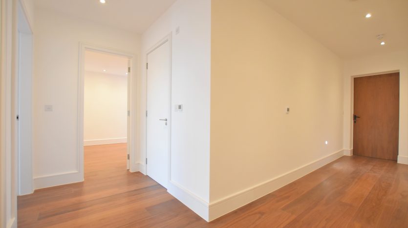 2 Bedroom Flat To Rent in Impact House 181-185 High Road, Chigwell, IG7 