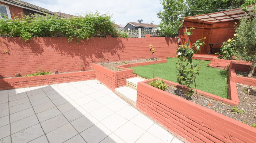 3 Bedroom Semi-Detached House To Rent in Huntsman Road, Ilford, IG6 