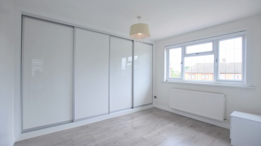 3 Bedroom Semi-Detached House To Rent in Huntsman Road, Ilford, IG6 