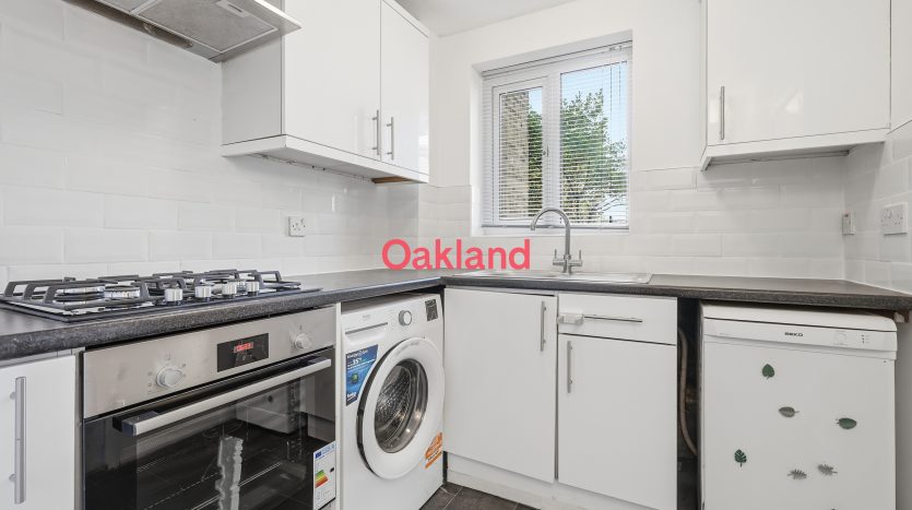 1 Bedroom  To Rent in Asquith Close, Dagenham, RM8 