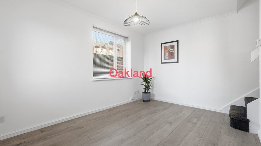 1 Bedroom  To Rent in Asquith Close, Dagenham, RM8 