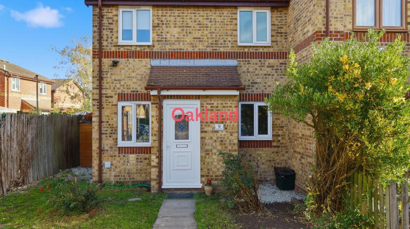 1 Bedroom  To Rent in Asquith Close, Dagenham, RM8 