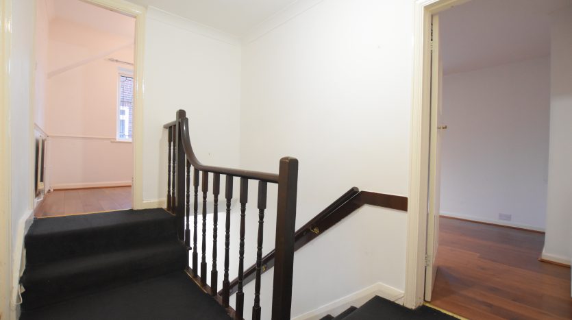 3 Bedroom  To Rent in Crown Road, Ilford, IG6 