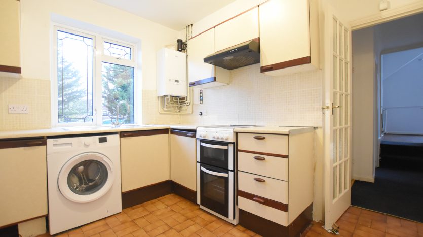 3 Bedroom  To Rent in Crown Road, Ilford, IG6 