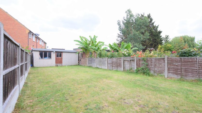 3 Bedroom  To Rent in Cranley Drive, Ilford, IG2 