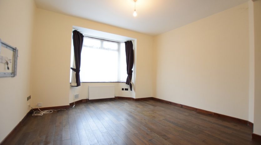 3 Bedroom  To Rent in Cranley Drive, Ilford, IG2 
