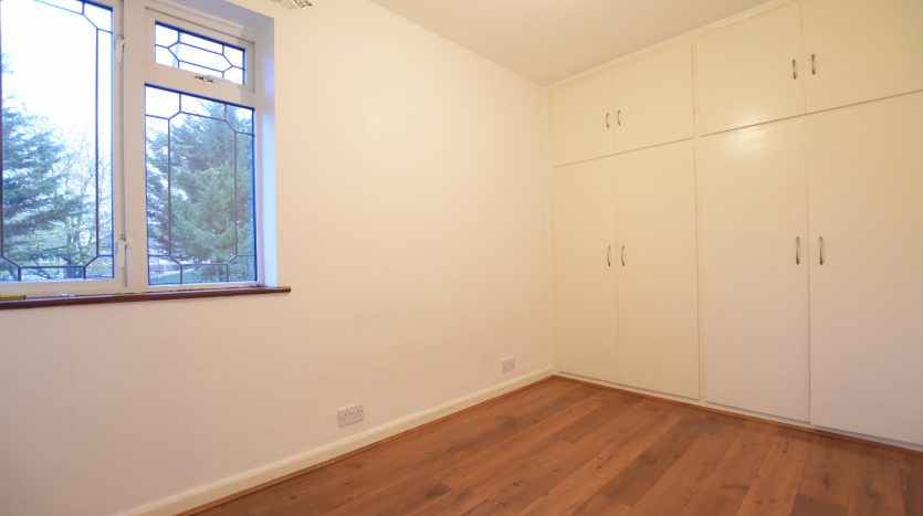 3 Bedroom  To Rent in Crown Road, Ilford, IG6 