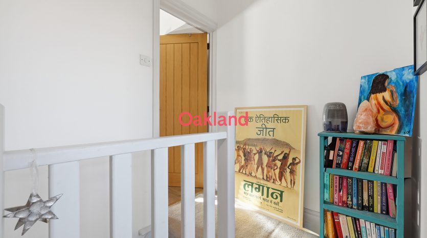 2 Bedroom Mid Terraced House To Rent in Kendal Avenue, Barking, IG11